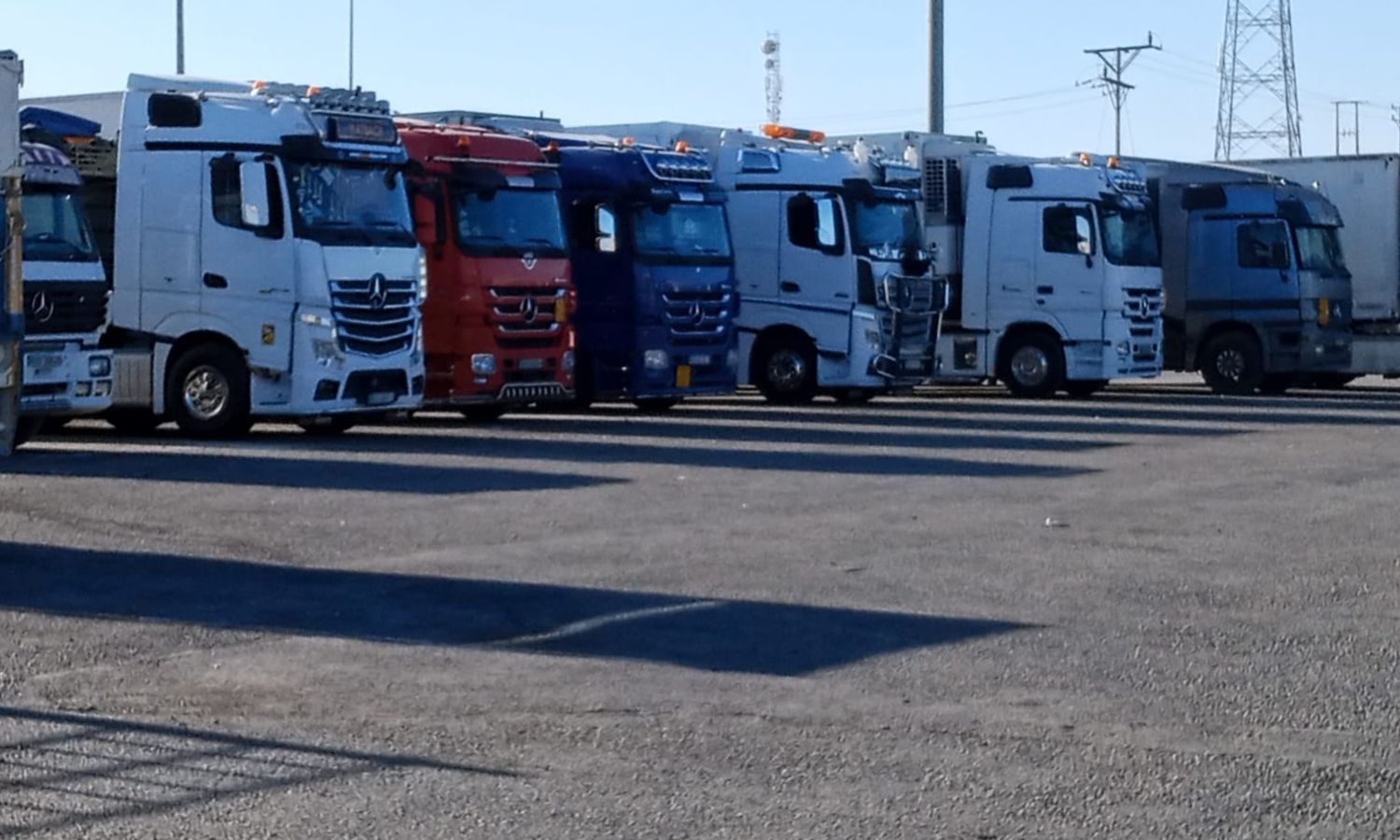 Trucks waiting at the Jaber-Nassib border crossing between Jordan and Syria - December 19, 2024 (Petra News Agency)