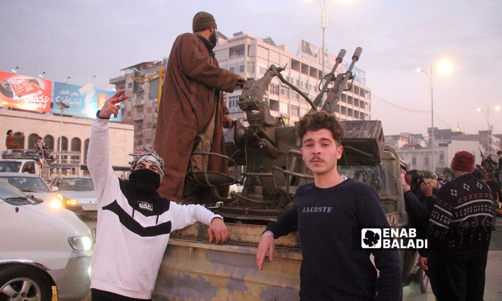 Fighters of the opposition factions inside the city of Hama - December 5, 2024 (Enab Baladi/Iyad Abdul Jawad)