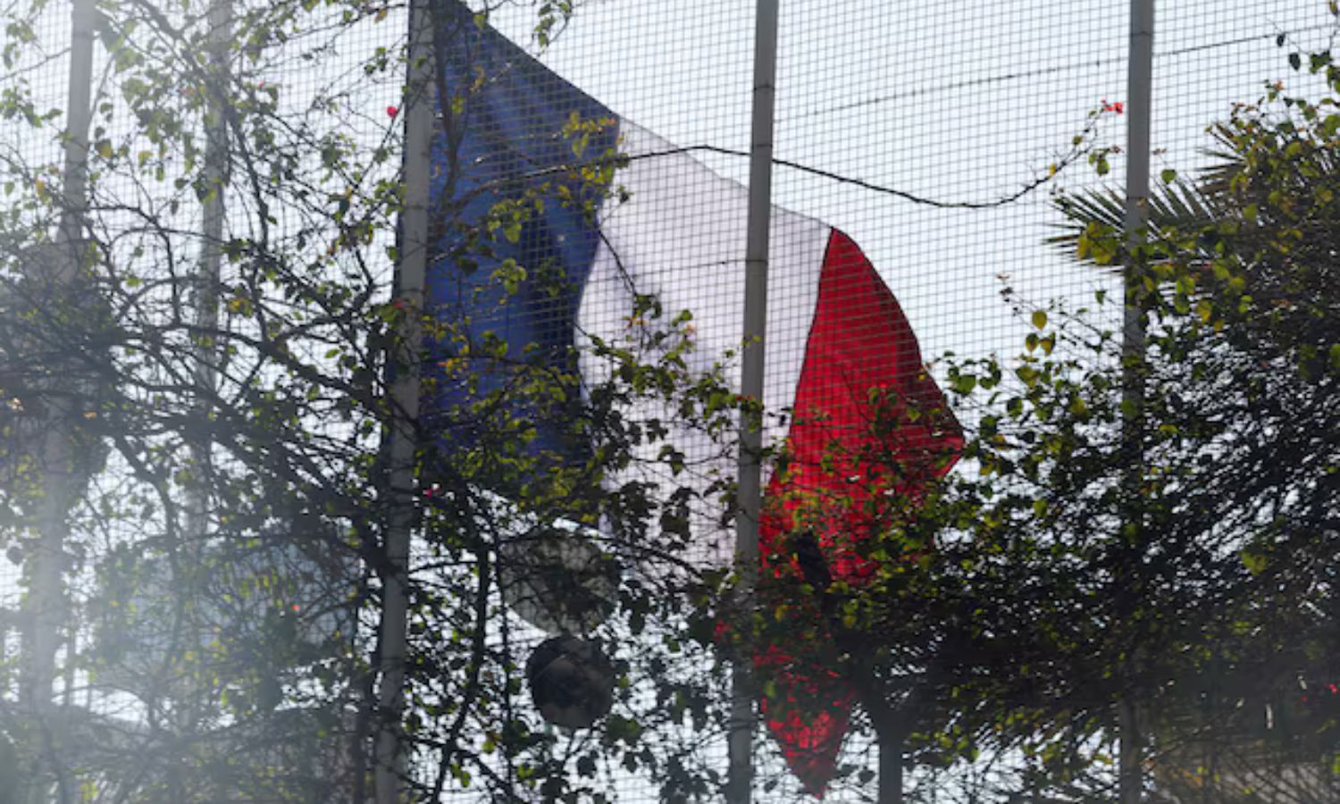 France raises its flag on its embassy building for the first time after the fall of the Assad regime - December 17, 2024 (Reuters)
