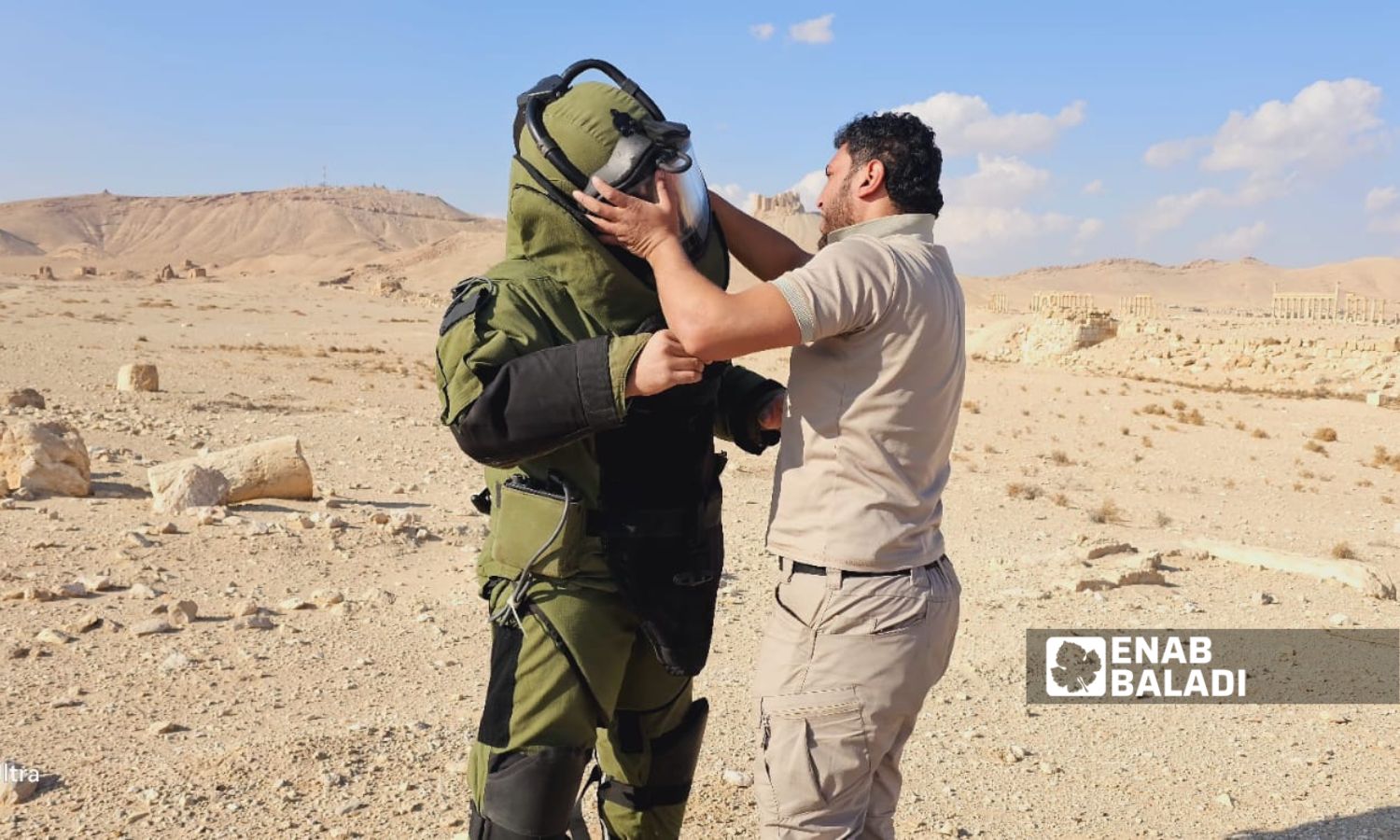 Two members of the engineering teams in northern Syria and the Badia prepare to begin demining operations in Palmyra - January 17, 2025 (Enab Baladi)