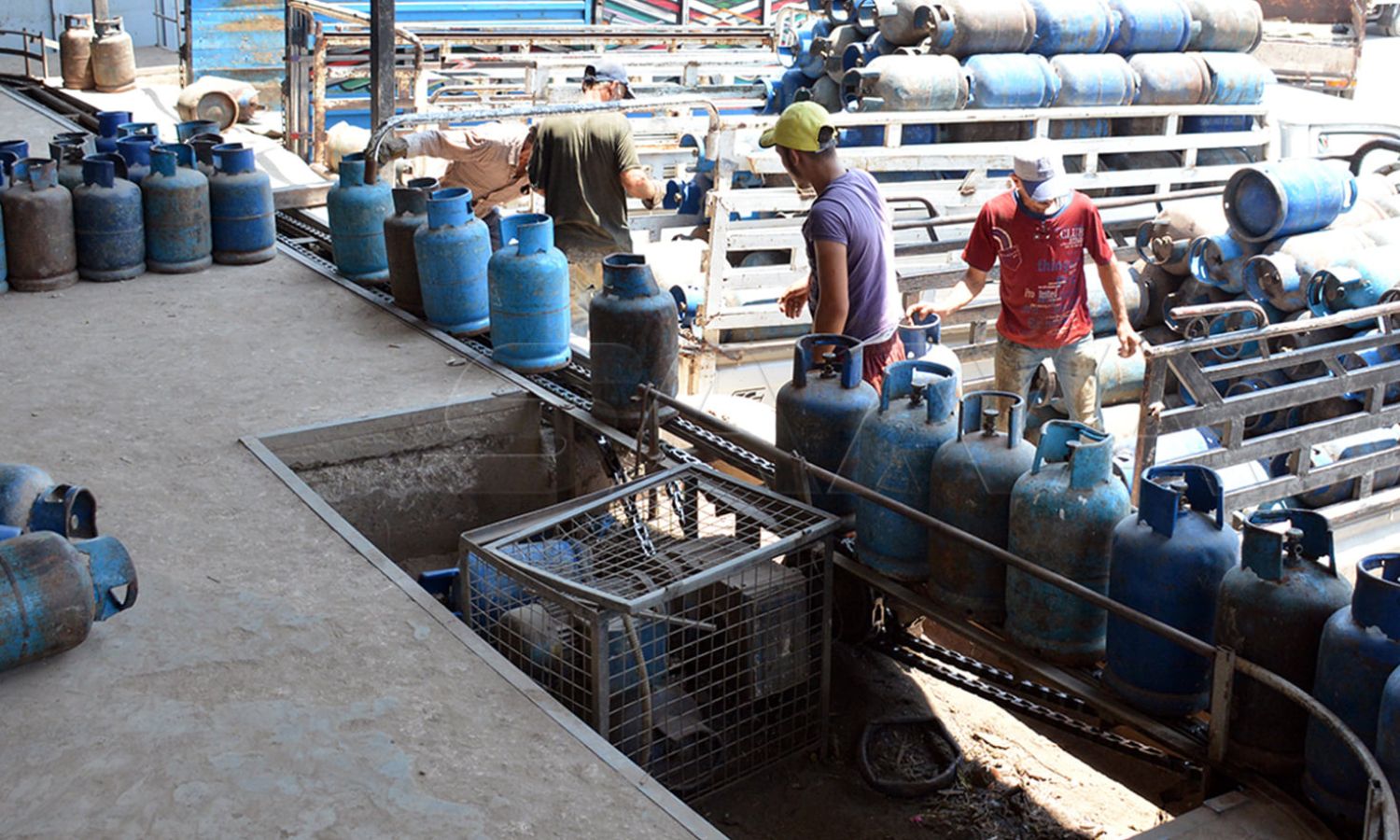 One of the gas cylinder sales centers in Latakia province - August 2024 (SANA)