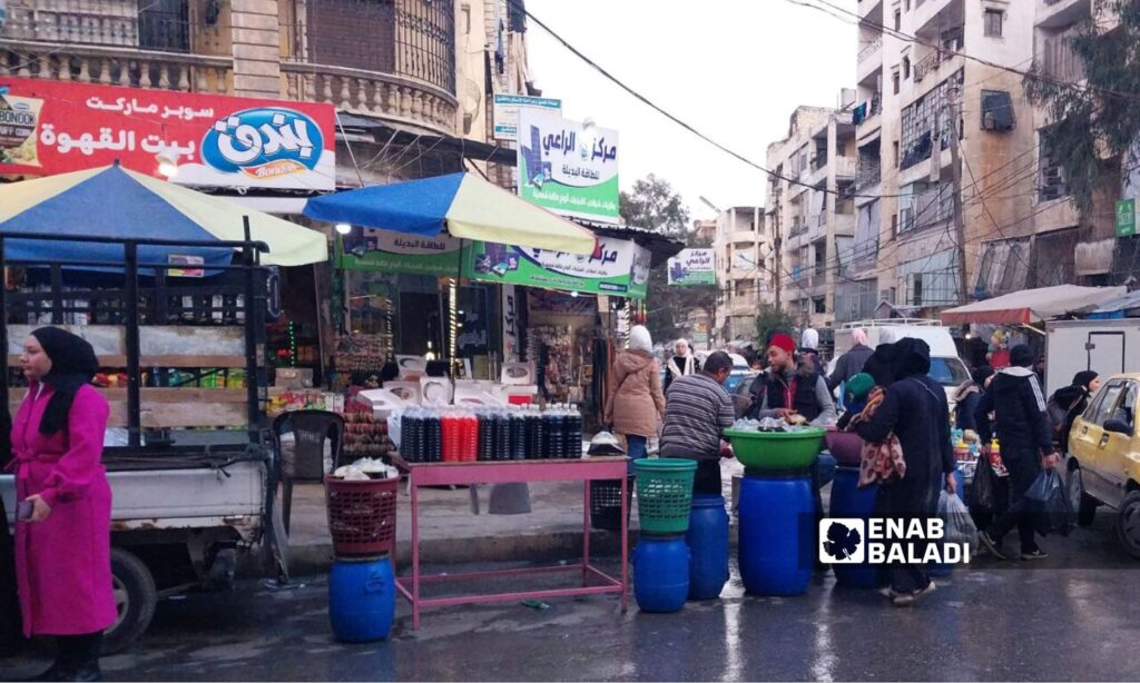 The markets in Aleppo have been affected by weak purchasing power due to liquidity confinement measures, lack of salary increases, and staff layoffs - March 2, 2025 (Enab Baladi/Mohammed al-Omar)