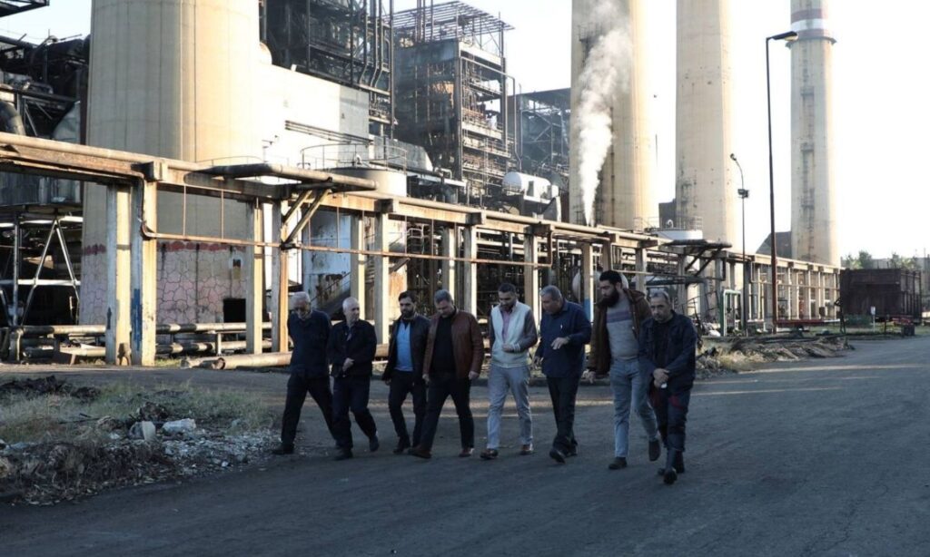 Minister of Electricity in the interim government of Damascus, Omar Shakrouq, during an inspection visit to the Baniyas power station - December 21, 2024 (Ministry of Electricity)