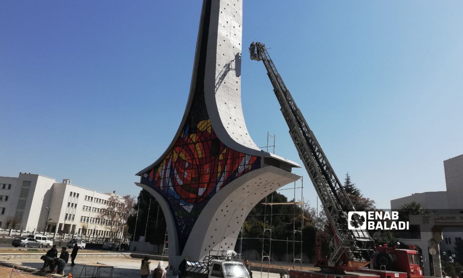 Continuation of the restoration works of the Damascus sword monument in the Umayyad Square in Damascus - February 26, 2025 (Enab Baladi/Christina al-Shammas)