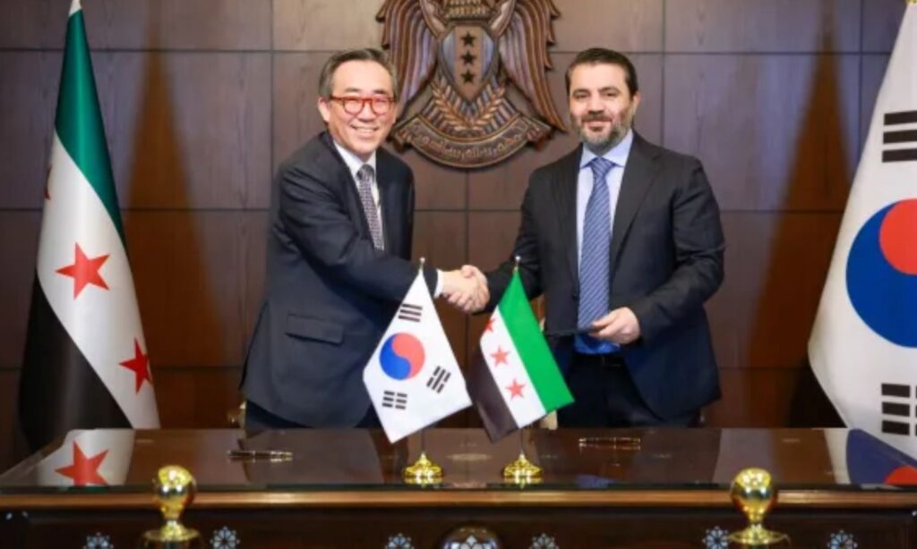 The foreign ministers of Syria and South Korea signed an agreement to restore diplomatic relations between the two countries - April 10, 2025 (Syrian Foreign Ministry/X)