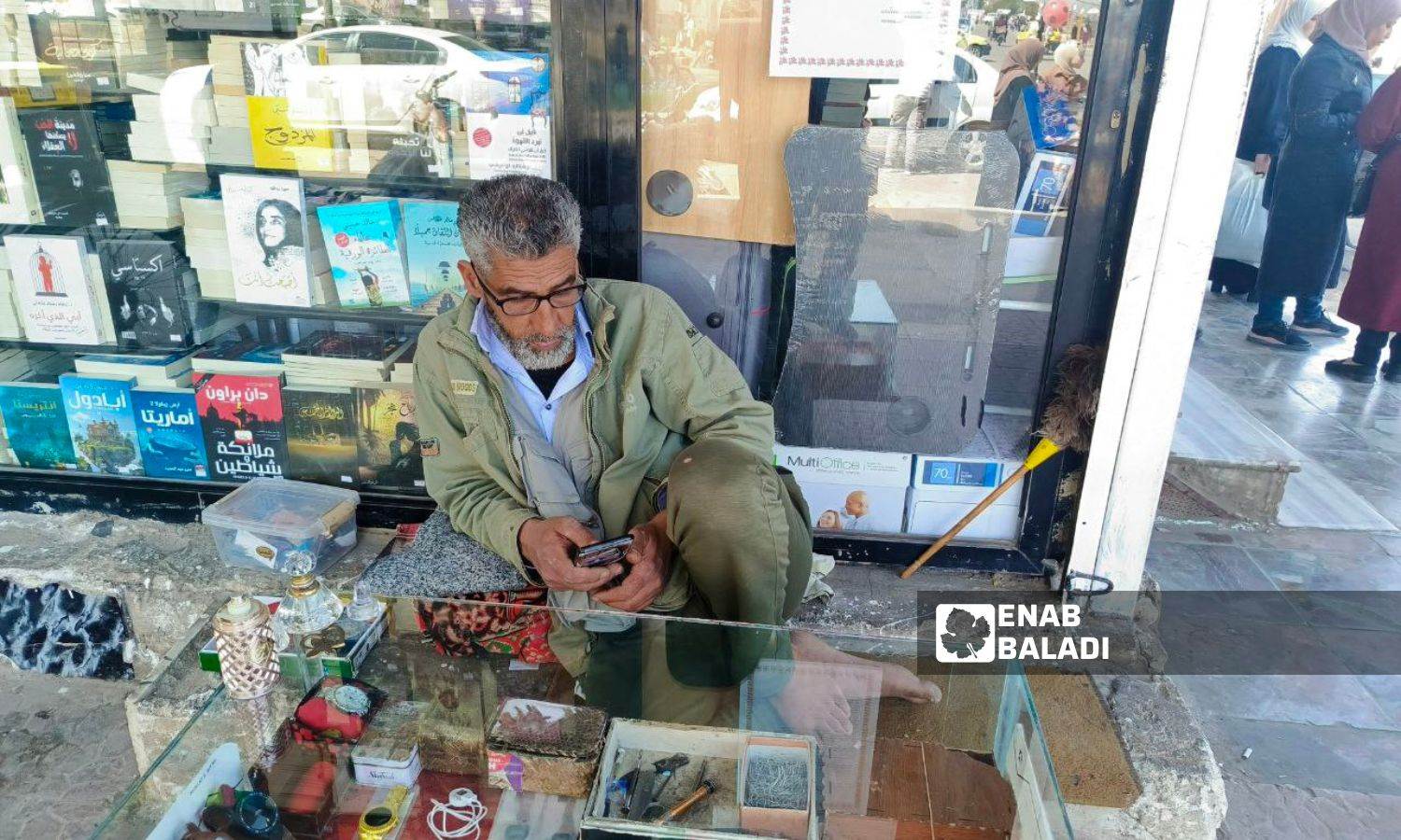 Stalls are widespread in the streets of Daraa - March 17, 2025 (Enab Baladi/Mahjoub al-Hashish)