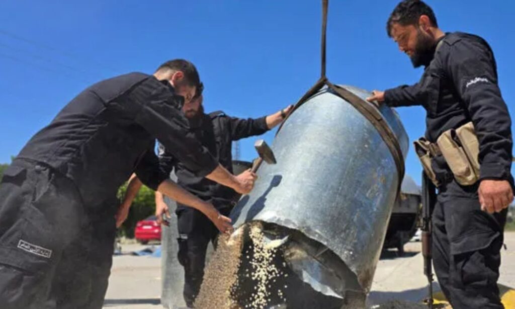 General Security Service seizes narcotic pills inside industrial machines in the city of Latakia - May 19, 2025 (Syrian Ministry of Interior)