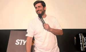 Comedian Malke Mardinali in one of the stand-up comedy shows in Damascus