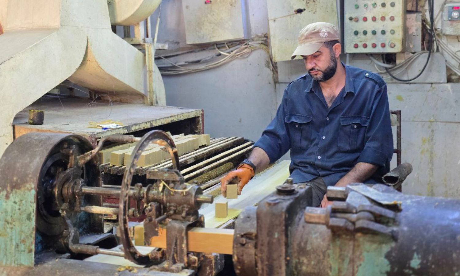 Soap factory resumes operations in Homs - May 23, 2025 (Syrian Ministry of Economy)