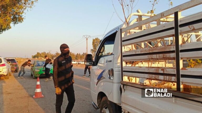 Public Security checkpoint on the outskirts of Busra al-Harir – July 23, 2025 (Enab Baladi/Mahjoub al-Hasheesh)