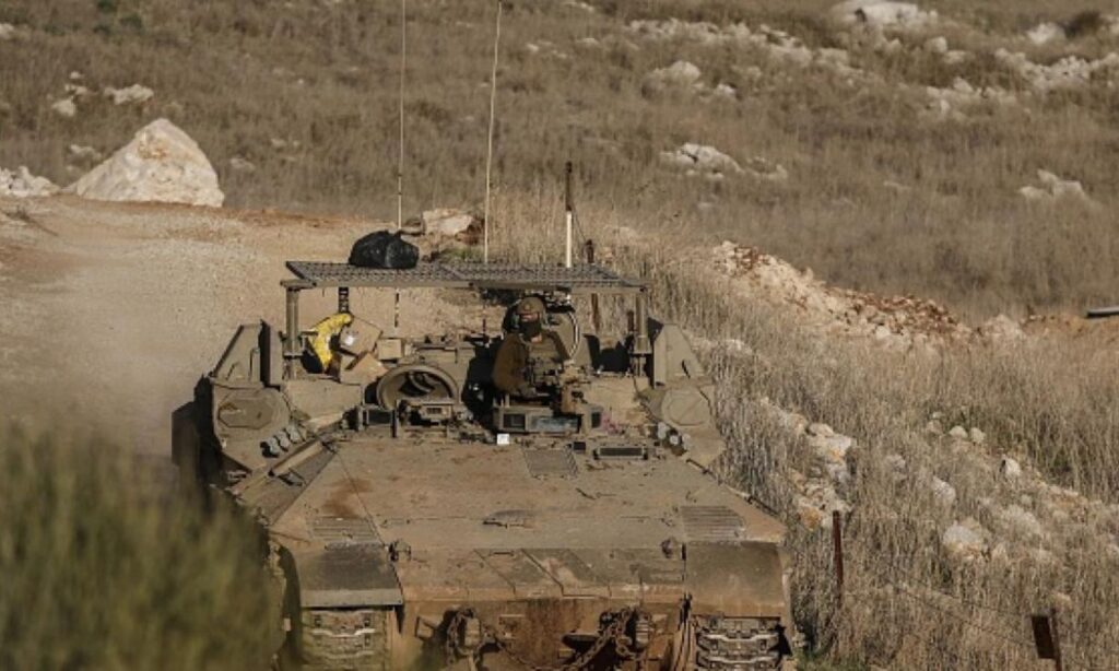 An Israeli tank in Syrian Quneitra – 15 December 2024 (Anadolu Agency)