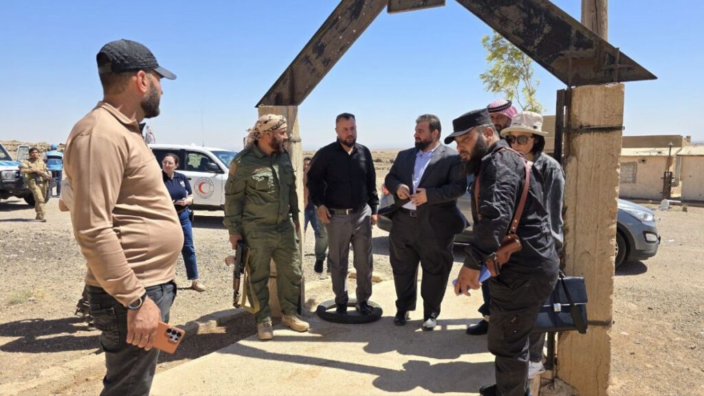 Suwayda Governor Mustafa Bakour tours the town of al-Asfar with representatives of international organizations – August 20, 2025 (Suwayda Governorate)