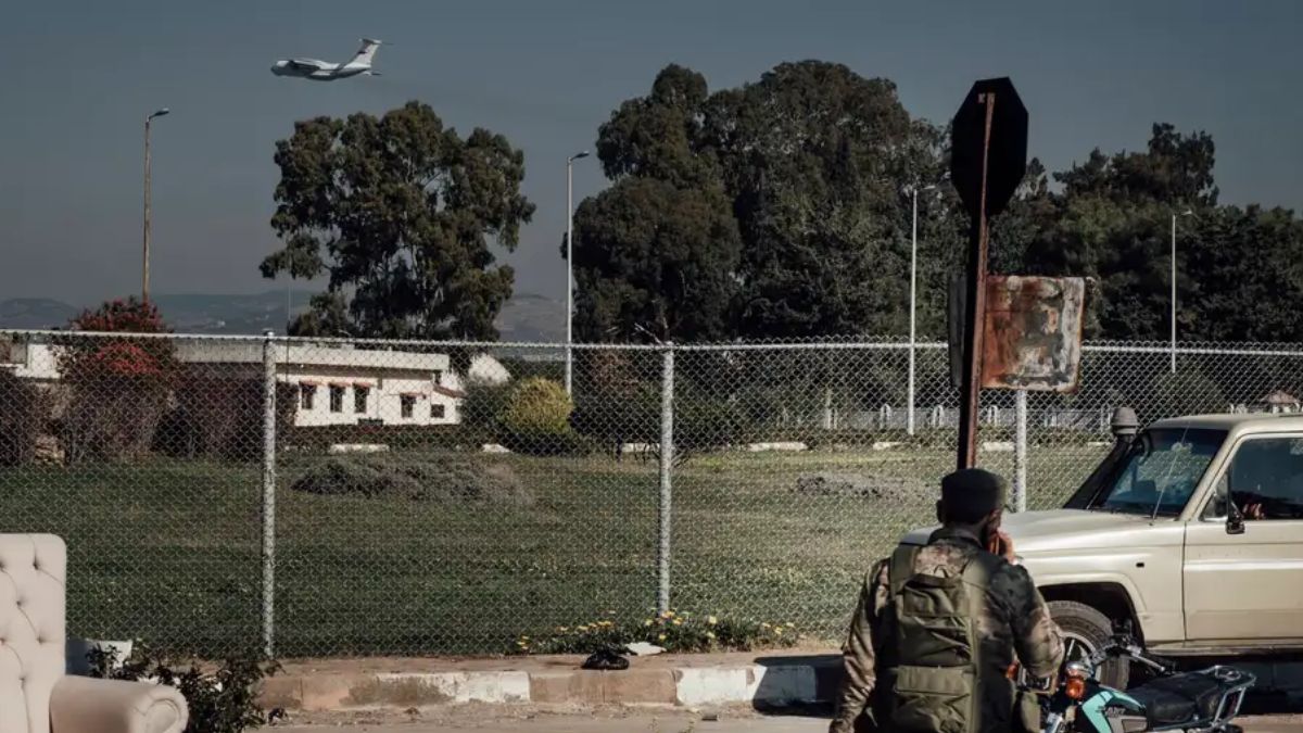 Hmeimim Air Base in Latakia governorate (on Syria’s Mediterranean coast), days before the fall of the regime, December 15, 2024. (IMAGO)