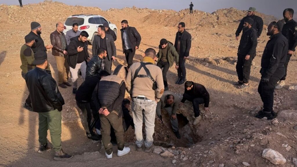 Discovery of a mass grave dating back to the former regime in the village of Turkan (in the western al-Safira area in Aleppo province, northern Syria), 3 December 2025 (SANA)