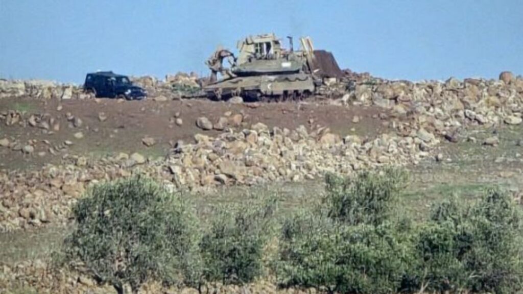 Israeli army military vehicles advance in the Quneitra countryside, 27 December 2025 (SANA)