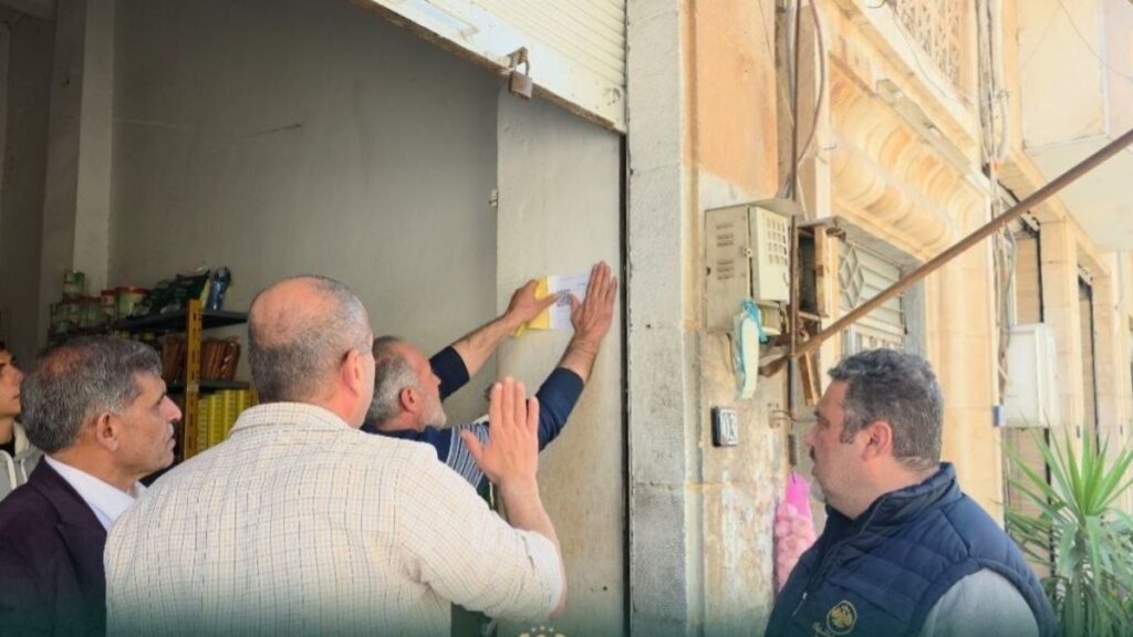 Part of the launch of the commercial establishment QR coding process during inspection tours in Hama city, April 8, 2026. (Hama Governorate)