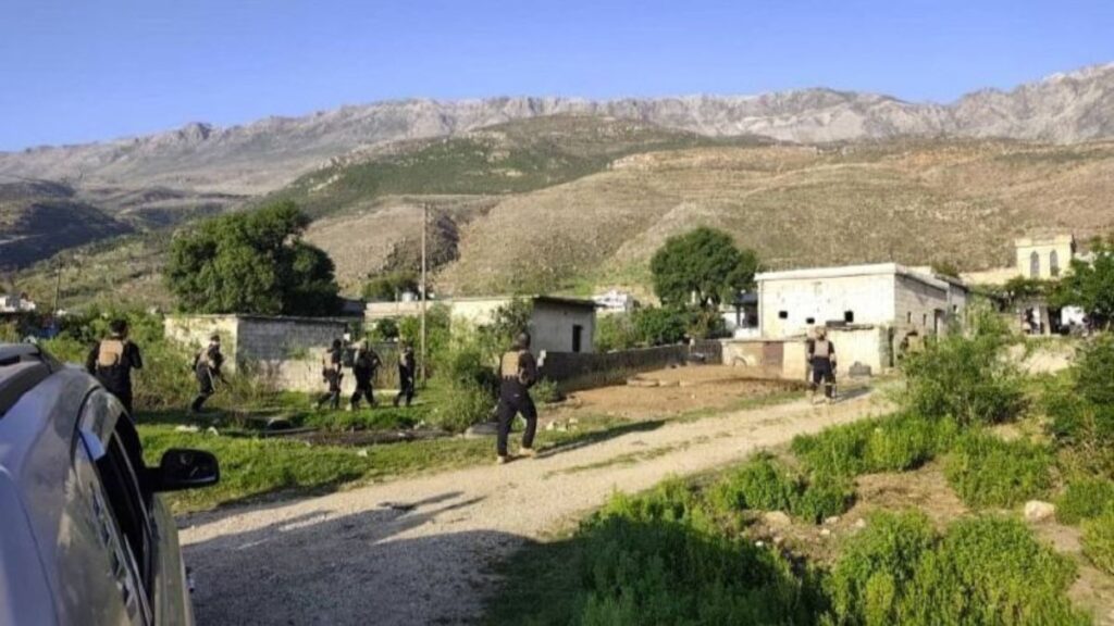 Security forces surrounded and raided the house where the perpetrator of the Tadamon massacre was hiding during the operation, April 24. (al-Ikhbariya)