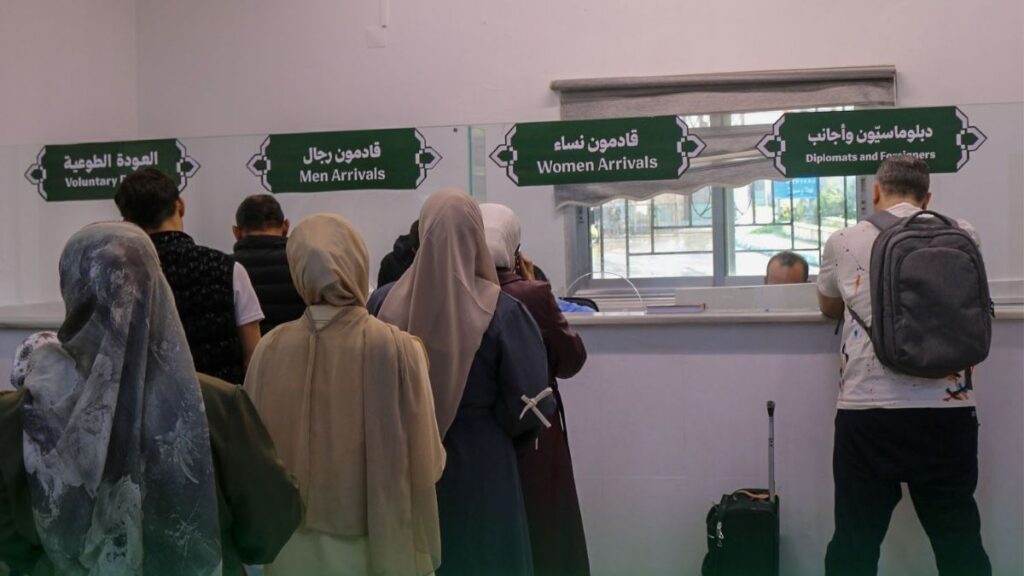 Passenger movement and Syrians voluntarily returning from Turkey through the Kassab border crossing, May 6, 2026. (Syrian General Authority for Ports and Customs)