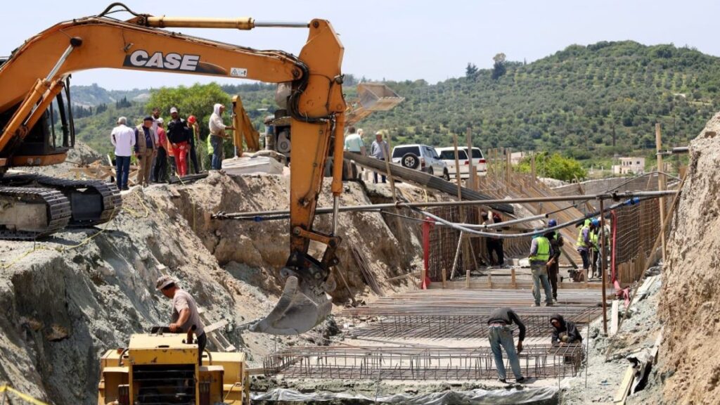 A team from the Water Resources Directorate in Latakia, accompanied by a delegation from the Food and Agriculture Organization, inspects work at the Difeh, al-Shalfatiyah, and Qasmin stations and the MC1 canal, May 13, 2026. (Water Resources Directorate in Latakia, official website)
