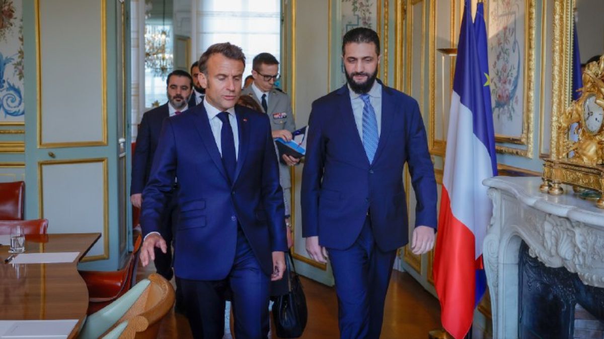 Syrian President Ahmed al-Sharaa alongside French President Emmanuel Macron in Paris, 7 May 2025. (Syrian Presidency)