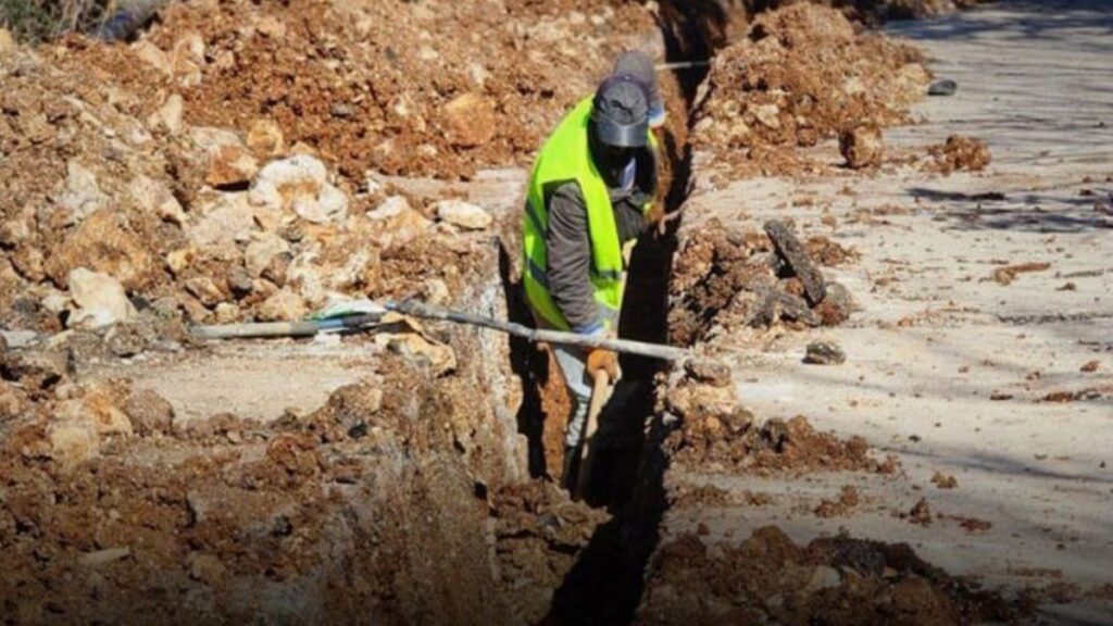 The Ministry of Energy carries out work on the project to rehabilitate Qalamoun water station in rural Latakia in cooperation with ADRA, February 8, 2026. (SANA)