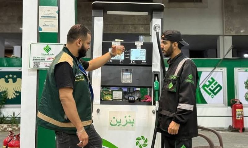 Quality control patrols in Tartous (western Syria) inspect gasoline at fuel stations to ensure compliance with standards after adulterated fuel circulated in recent days, October 6, 2026 (Energy Services Directorate/Facebook).