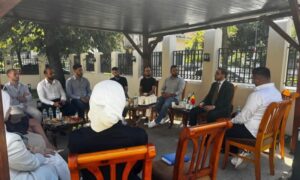 The chargé d’affaires of the Syrian embassy in Bucharest meets with Syrian students in Romania to discuss the challenges they face and ways to strengthen communication with them, September 5, 2026 (Syrian Embassy in Bucharest/Facebook)
