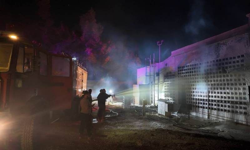 Civil Defense teams from 11 centers affiliated with the Ministry of Emergency and Disaster Management extinguish a fire caused by a gas pipeline explosion at the Tishreen Thermal Power Plant in eastern Damascus countryside, September 30, 2026 (Syrian Civil Defense/Facebook).